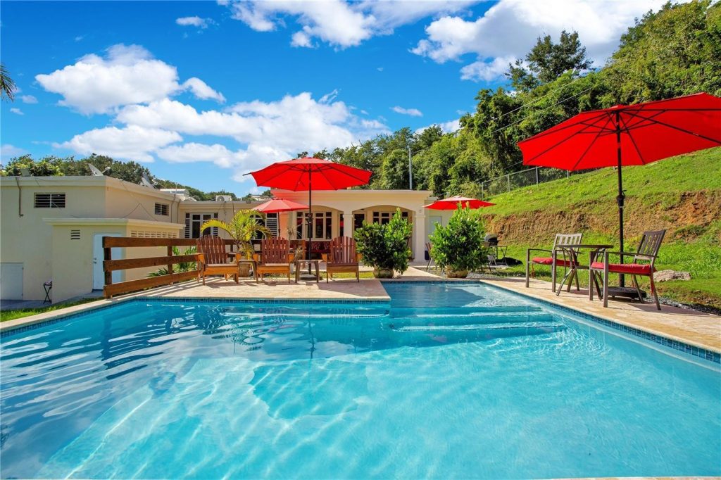 Pool des Ferienhauses in Aguada auf Puerto Rico